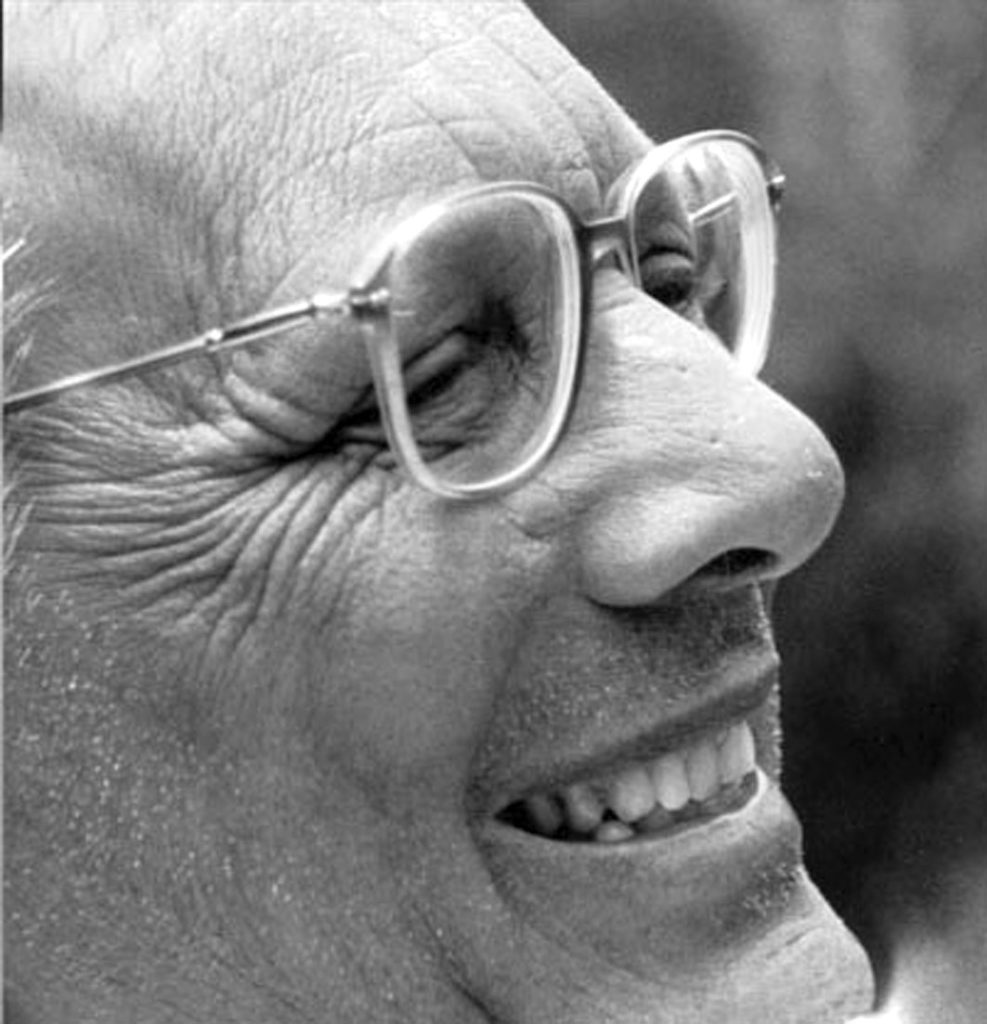 Con una produzione discografica immensa, Enzo Jannacci attesta la sua significativa presenza nel panorama della canzone d’autore italiana.